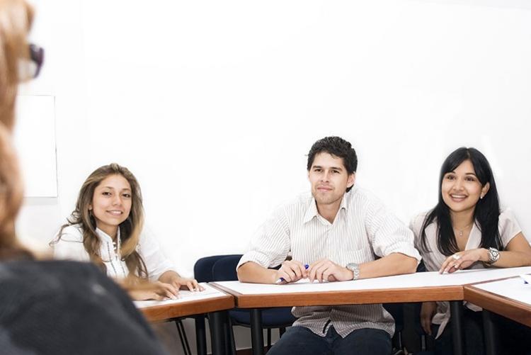 یادگیری آسان زبان انگلیسی و لذت کاربرد آن در زندگی