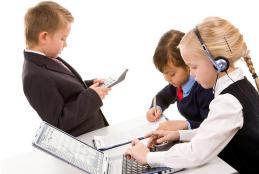 How to Improve Your English Listening Skill?|چگونه مهارت شنیدن زبان خود را تقویت کنیم